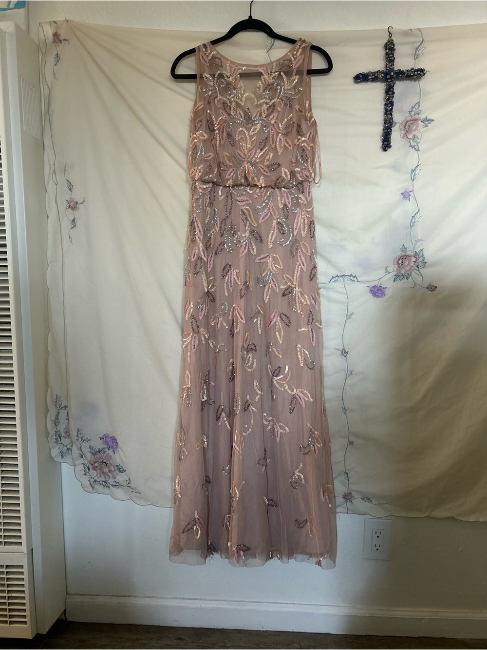 Adrianna Papell Blush Pink Sequin Embellished Maxi Dress size 4